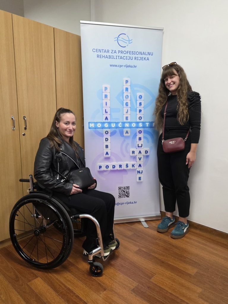 Odrzana-zavrsna-svecanost-trece-generacije-Virtualne-radionice-Centra-za-profesionalnu-rehabilitaciju-Rijeka-UDRUGA-znam-rijeka-3