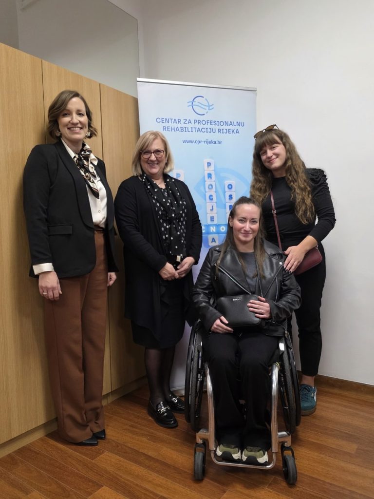 Odrzana-zavrsna-svecanost-trece-generacije-Virtualne-radionice-Centra-za-profesionalnu-rehabilitaciju-Rijeka-UDRUGA-znam-rijeka
